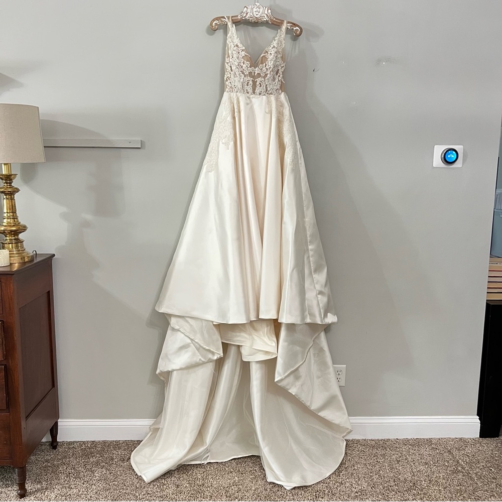 Lazaro 3861 Rufina ivory wedding dress